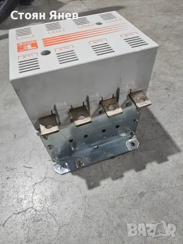 Контактор Lovato B145.4 - 250A - 4 полюсен, снимка 4 - Други машини и части - 49854321