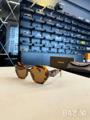 очила с черен обикновен калъф и ув защита prada fendi , снимка 15 - Слънчеви и диоптрични очила - 50999523