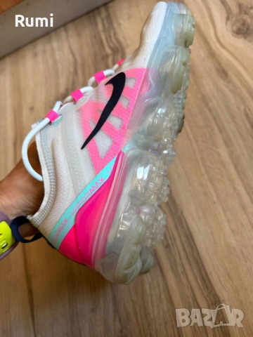 Оригинални Дамски маратонки Nike Air VaporMax 2019 ! 38,5 н, снимка 10 - Маратонки - 38484695
