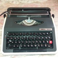пишеща машина Омега 1300 F, снимка 1 - Антикварни и старинни предмети - 27447114
