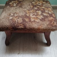 Старо столче за крака, снимка 1 - Антикварни и старинни предмети - 43898195