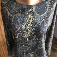 Дамска блуза с интересен десен, снимка 1 - Блузи с дълъг ръкав и пуловери - 37897942