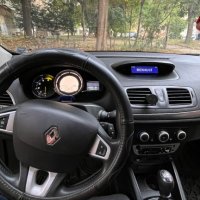 ПРОДАВАМ Renault Megane, снимка 8 - Автомобили и джипове - 43363350