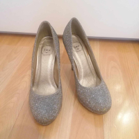 Елегантни блестящи дамски обувки на висок ток - размер 37, снимка 2 - Дамски обувки на ток - 44885016