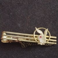 Модерна златиста брошка Плейбой Зайче украшение накит 40420, снимка 1 - Други - 43725598