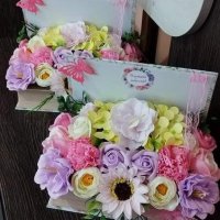 Свежа кутия книга📖 със сапунени цветя подходяща за учители📚 и за всеки ваш специален повод, снимка 7 - Подаръци за жени - 40950776