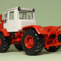 Моделче на трактор Т-150К, в мащаб 1:43, снимка 7 - Колекции - 30946062