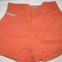 Панталонки , снимка 1 - Къси панталони и бермуди - 28592352