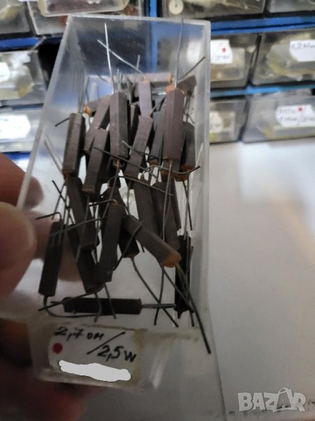 резистор, съпротивление, резистори  - 2.7 ома   2.5 вата, снимка 1