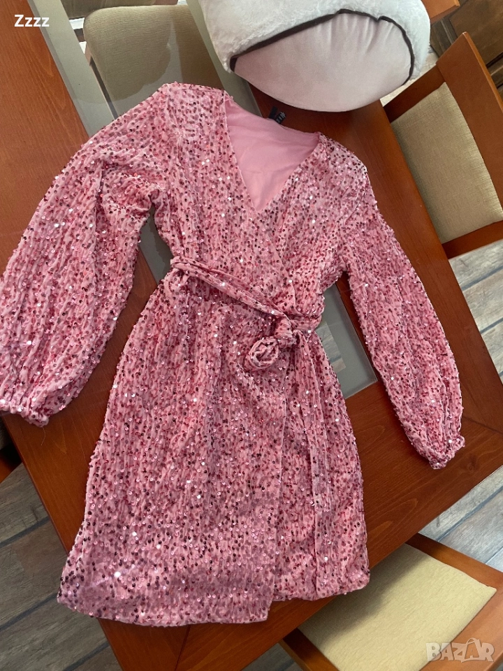 Дамска розова рокля с пайети, снимка 1