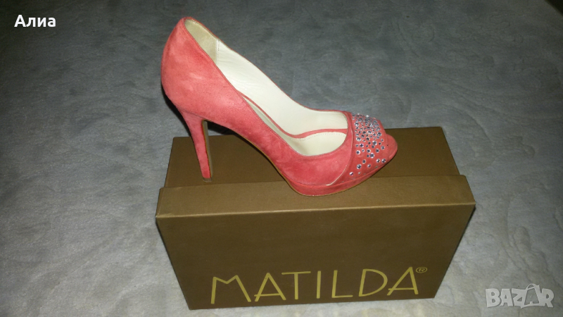Високи червени елегантни велурени обувки -италиански 37, снимка 1