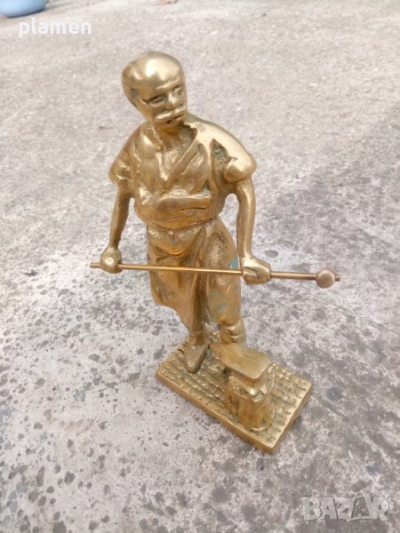 Стара масивна бронзова статуетка на ковач, снимка 1