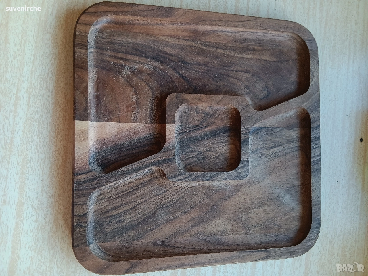 Дъска от орех с разделения + БОНУС ШПАТУЛКА, снимка 1