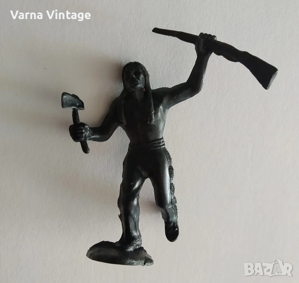 Войници. Индианец с томахавка и пушка (ДЗИ) СССР., снимка 1