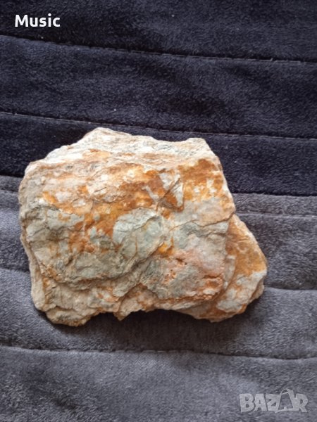 Камък в красиви оттенъци ( за декорация) , снимка 1