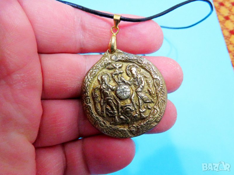 Стара бронзова икона, амулет, накит 38 мм с вързанка  за да ви пази и закриля, снимка 1