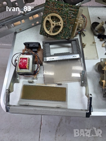 Радиокасетофон Sharp gf 575 НА ЧАСТИ!, снимка 3 - Радиокасетофони, транзистори - 47719347