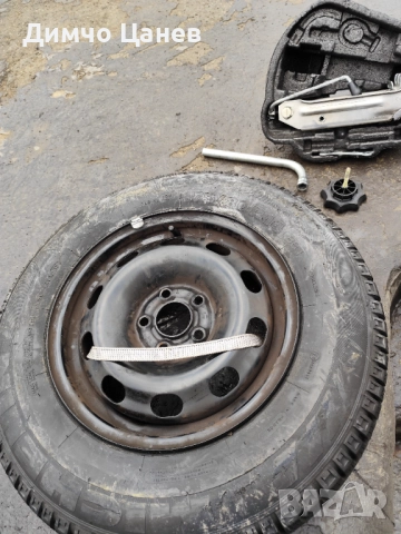 Продавам резервна гума комплект голф 4 , снимка 4 - Гуми и джанти - 52864023