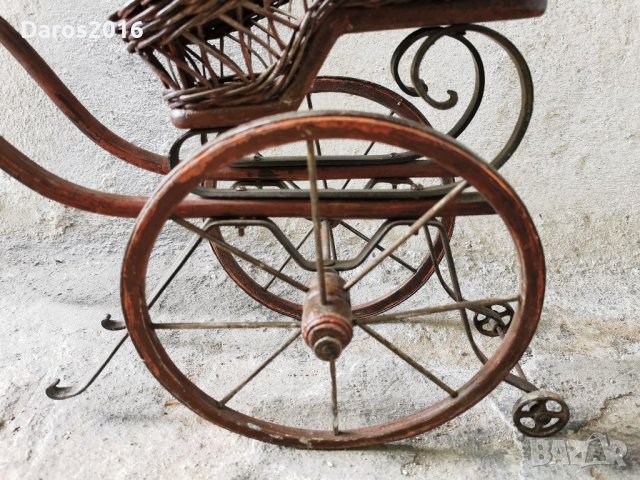 Страхотна детска количка от ратан, дърво и желязо , снимка 3 - Антикварни и старинни предмети - 32961551