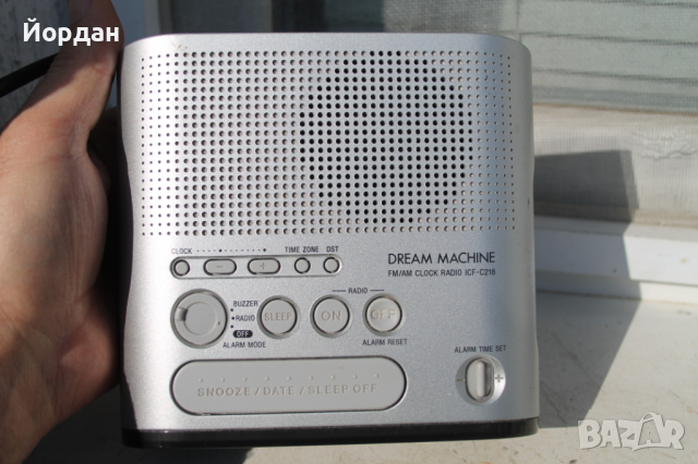 Радио "Sony" с аларма, снимка 2 - Радиокасетофони, транзистори - 44898502