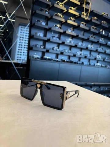 очила с черен обикновен калъф и ув защита versace , снимка 3 - Слънчеви и диоптрични очила - 51330393