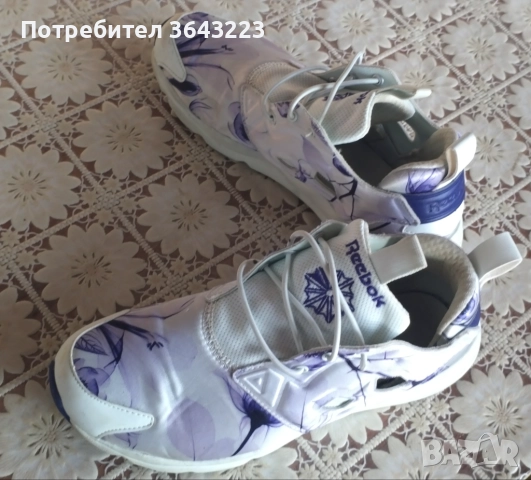 Дамски маратонки Reebok, снимка 3 - Маратонки - 52505337