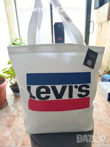 Нова, оригинална чанта Levis 