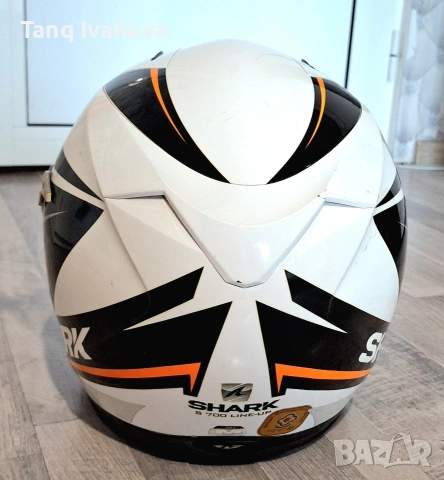 Мото каска SHARK, снимка 3 - Спортна екипировка - 53470817