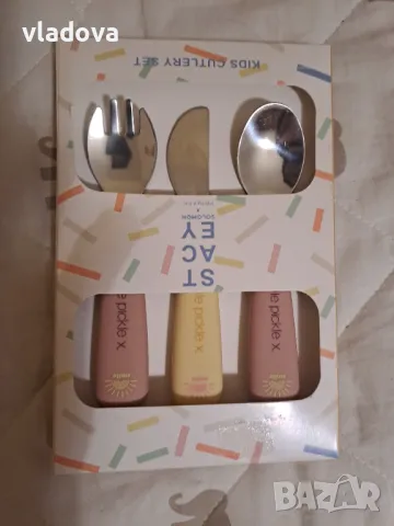 Детски нови комплект от Англия вилица, лъжица и нож, снимка 2 - Прибори, съдове, шишета и биберони - 48226555