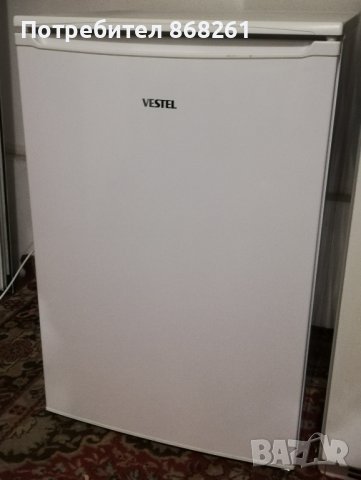 Малък хладилник VESTEL
