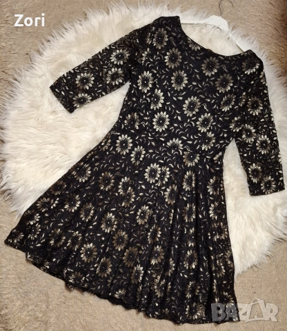УНИКАЛНО КРАСИВА черна дантелена рокля на златисти цветя, снимка 7 - Рокли - 52585323
