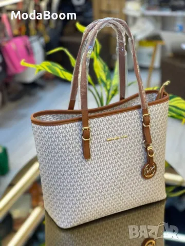 Michael Kors дамски чанти Различни цветове , снимка 11 - Чанти - 48854370