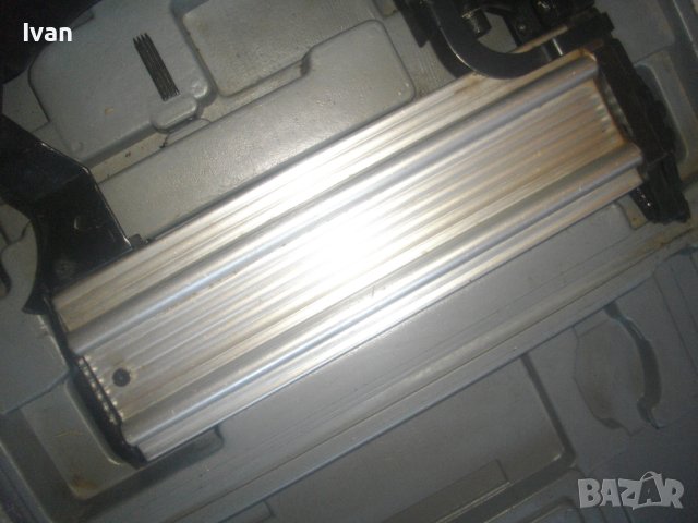 Голям Пневматичен Такер-Промишлен/Индустриален-Дърводелски-За Пирони До 60мм Дължина-Алумин Пълнител, снимка 5 - Други инструменти - 43069483