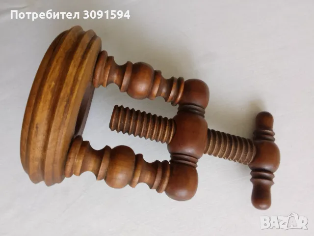 Дъбова преса за орехи ядки 18 век