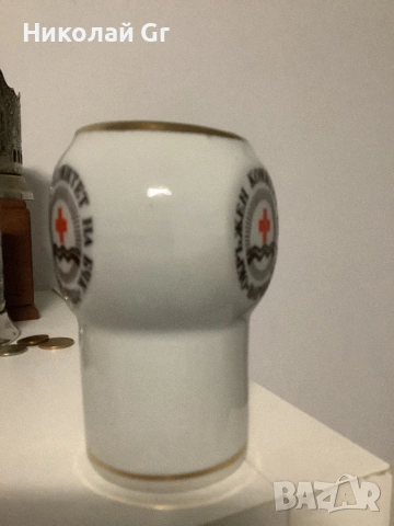 Пропаганден порцелан ваза Варна отличен състояние височина 10’5см, снимка 2 - Вази - 53574752