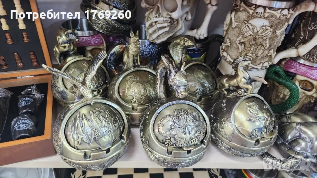 продавам големи метални пепелници с различни животни!