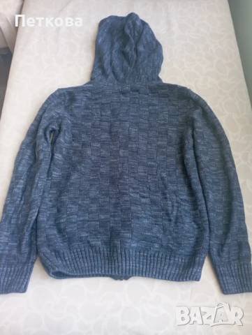 Почти нова мъжка жилетка с качулка , снимка 2 - Пуловери - 50497316