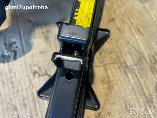 Авто Крик Авариен Крик за Toyota Prius Оригинал, снимка 6 - Аксесоари и консумативи - 50963194