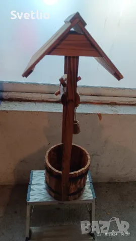 Намален! Продавам декоративен дървен кладенец - саксия., снимка 2 - Саксии и кашпи - 50295879