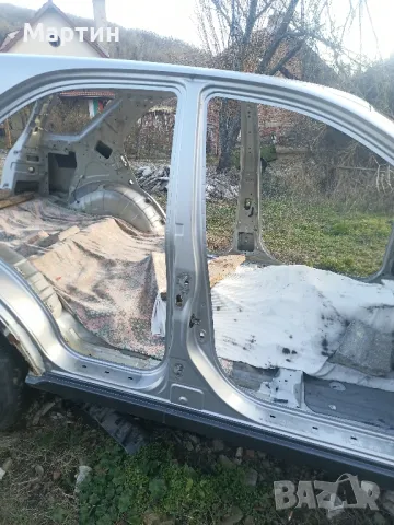 Колонки между вратите за Киа Соренто , снимка 1