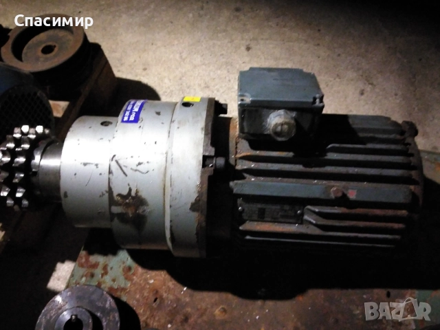 моторедуктор 2,2kw на 1410об 1/46 изх 30обр, снимка 4 - Електродвигатели - 52619744