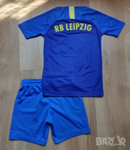 Red Bull Leipzig / NIKE - детски футболен екип, снимка 2 - Детски тениски и потници - 50943680