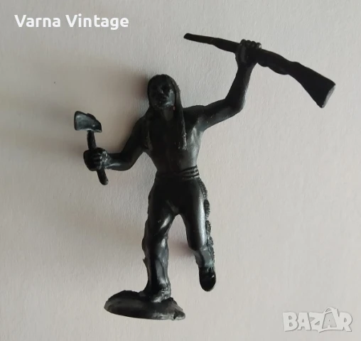 Войници. Индианец с томахавка и пушка (ДЗИ) СССР.