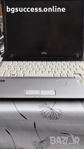 Продавам лаптоп Fujitsu Lifebook P series за части