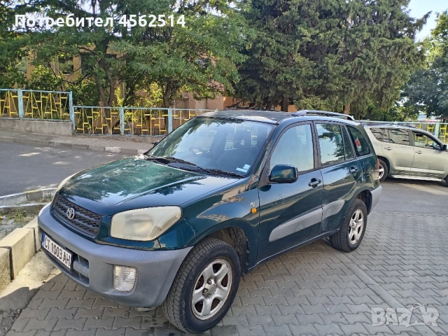 Продавам джип Toyota Rav4, 2001 г. тъмнозелен металик, десен волан