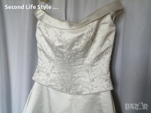 LA SPOSA дълга сватбена рокля с корсет и дълъг шлейф р-р L , снимка 4 - Сватбени рокли - 52990180