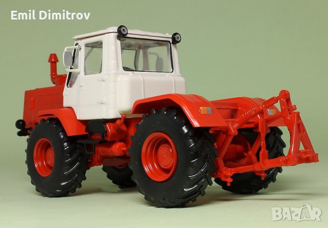 Моделче на трактор Т-150К, в мащаб 1:43, снимка 7 - Колекции - 30946062