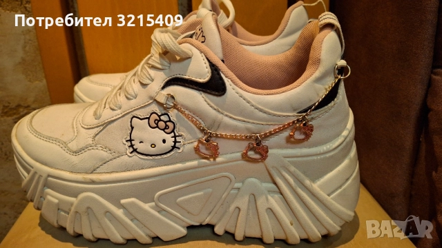 Hello Kitty Bershka дамски кожени маратонки 40 номер , снимка 3 - Маратонки - 52426327