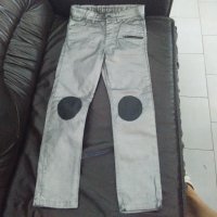Сребрист/сив модерен панталон с кожа и промазка, снимка 1 - Детски панталони и дънки - 26708562