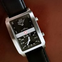 Оригинален швейцарски часовник Swiss Military Hanowa с две времеви зони, снимка 12 - Дамски - 43056588